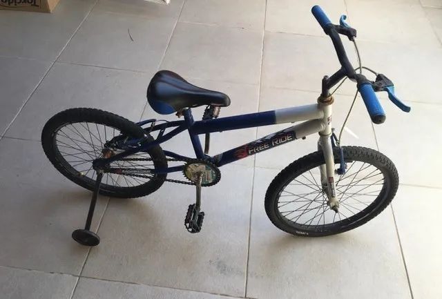 Bicicleta Aro 20 Com Marchas Azul para reparos