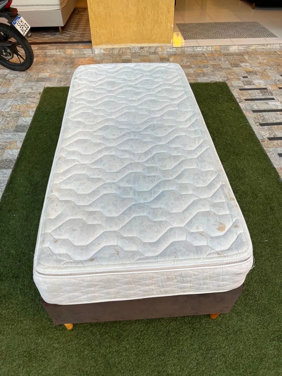 Cama de Solteiro Base +Colchão Usado - ENTREGAMOS  - Foto 3