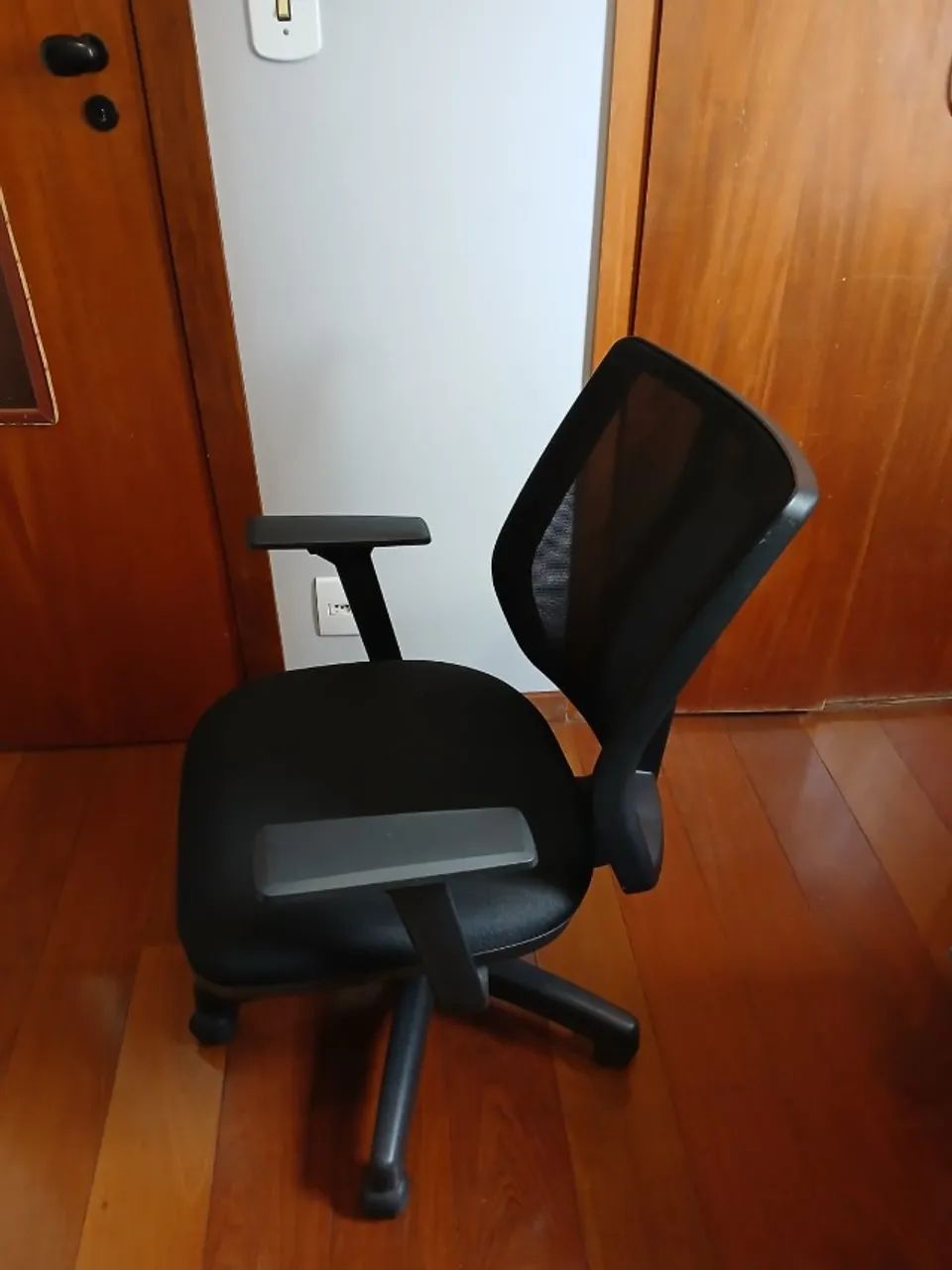 Cadeira de Escritório Ergonômica com Encosto em Tela - Regulável - Foto 2