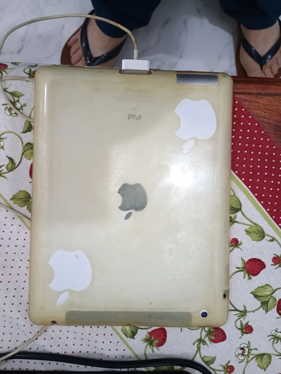 Tablet Apple iPad 2 - 16GB com carregador ou troco por bicicleta usada  - Foto 2