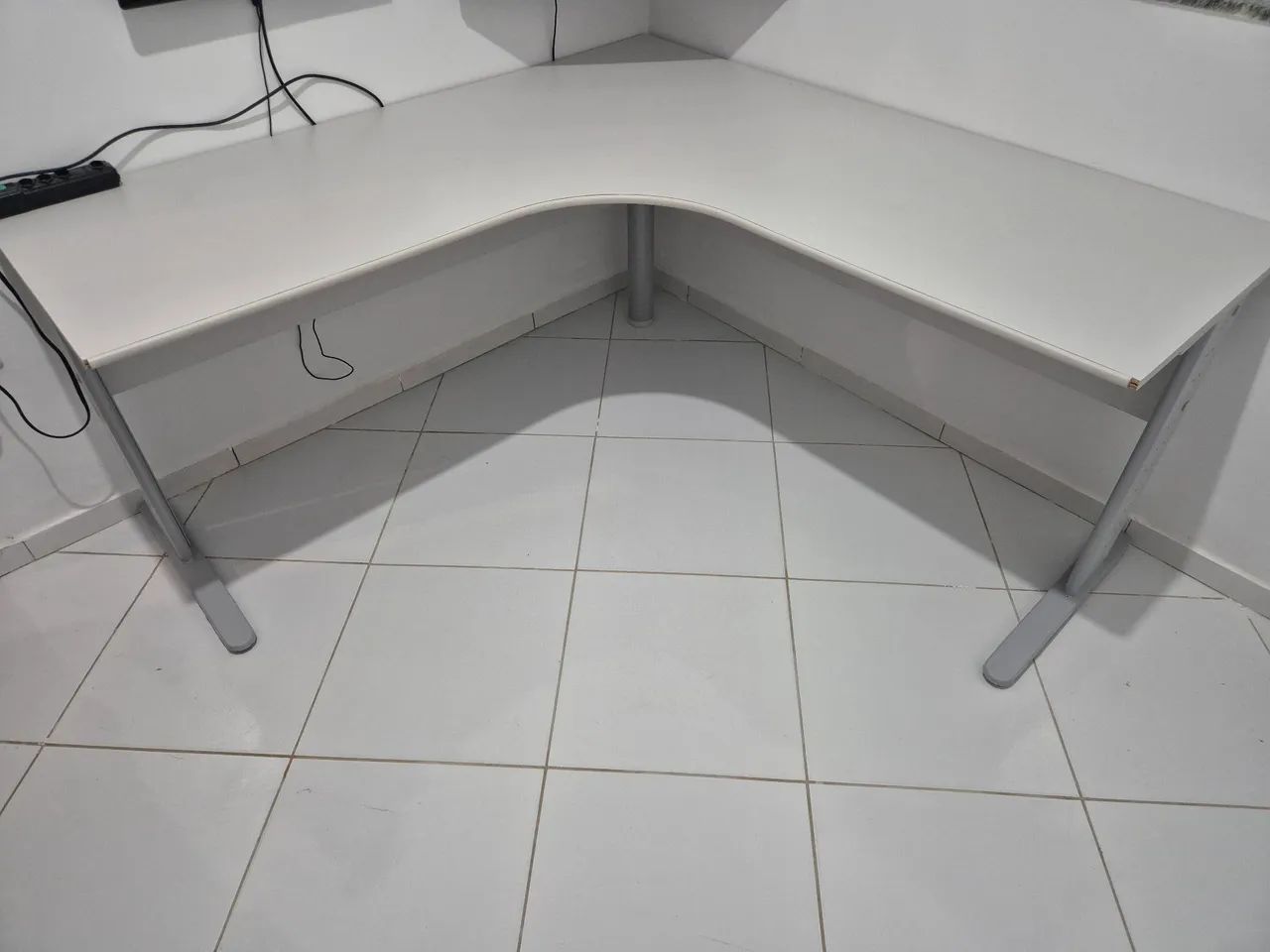 Mesa em L (estação de trabalho)404871908102000642
