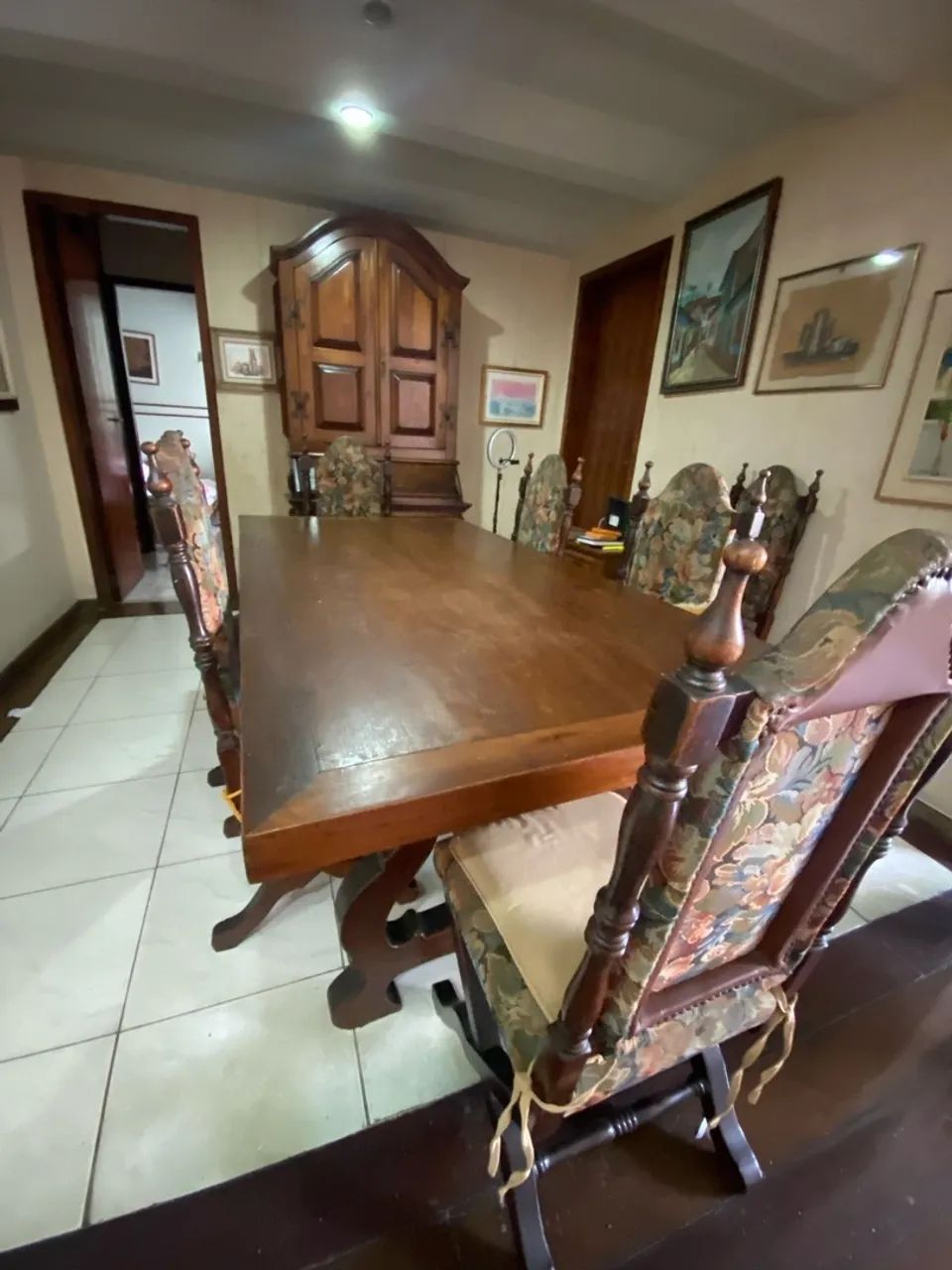 Mesa de Jantar em Madeira Maciça com 8 Cadeiras - Estilo Rústico