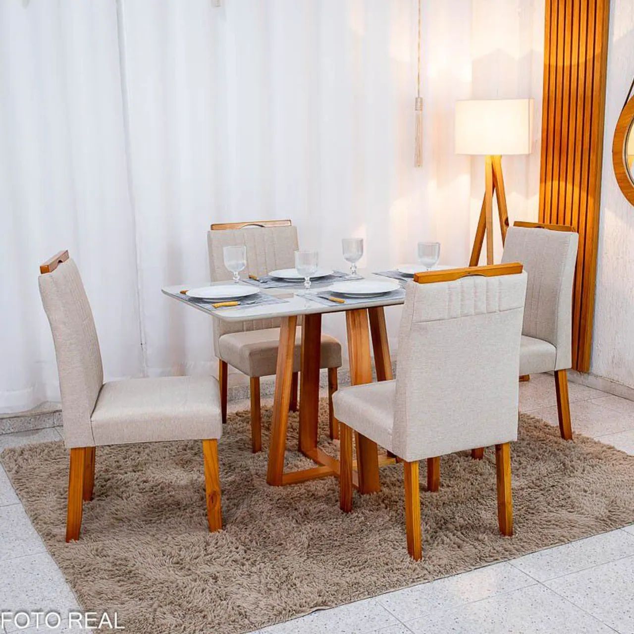 MESA DE JANDAR SUPER DESIGN COM CADEIRAS EM MADEIRA MACIÇA E BASE SURPREENDA-SE!!RF