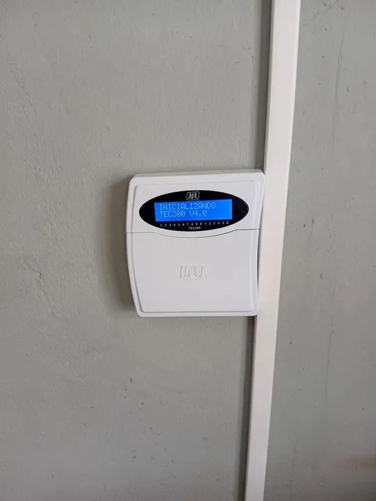Manutenção e Instalação de câmeras e alarme, Fechaduras e portão eletrônico.  - Foto 2