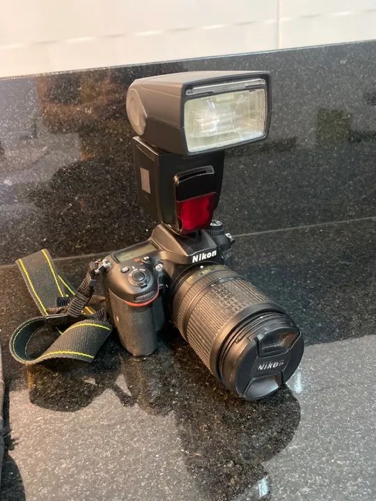Vendo câmera Nikon D7200 com lente 18 -140 com Flash  - Foto 4