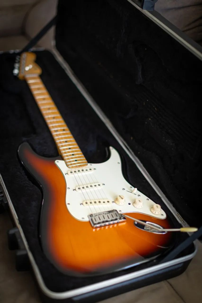 Guitarra Fender Stratocaster American com Case Original e mais Upgrades