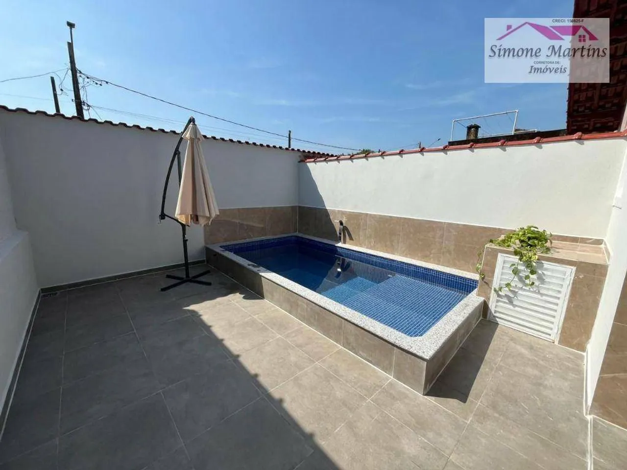 Casa com piscina, 2 quartos à venda, R$ 379.900 - Praia de Mongaguá/SP