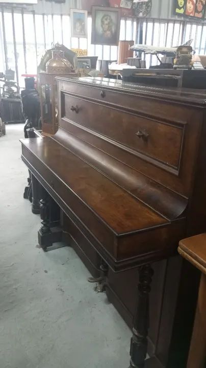 Piano  antigo francês Debain 