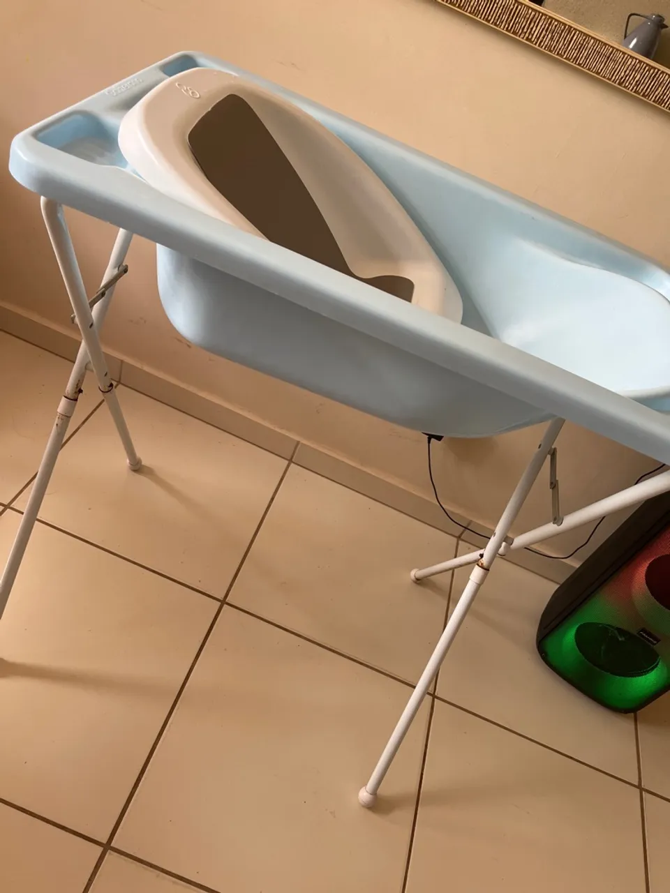 Banheira para bebê com suporte