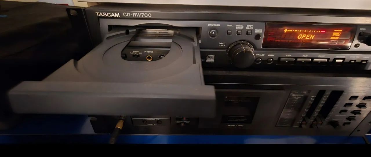 Gravador de CD Tascam CD-RW700 - Foto 2