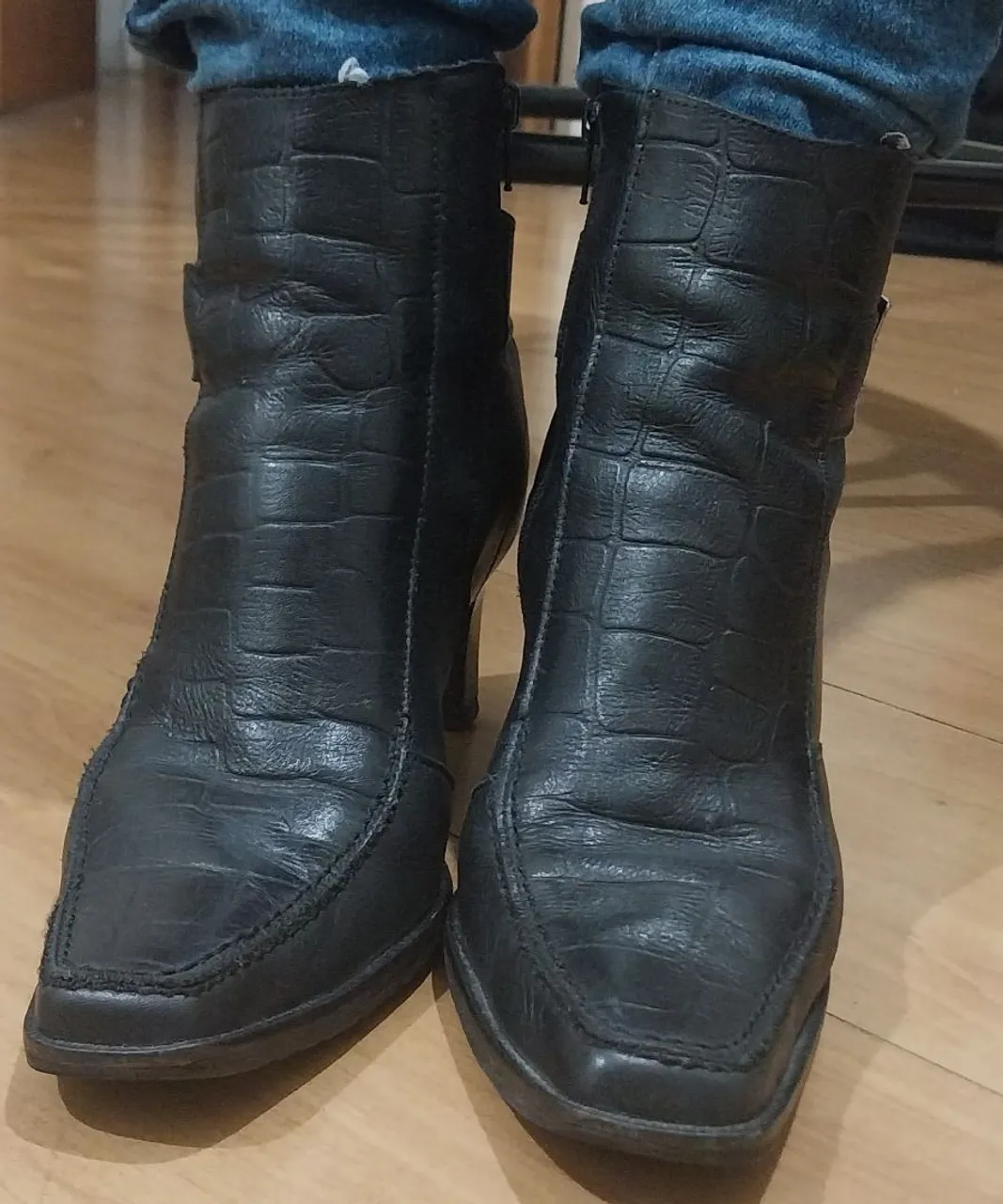 Botas de couro pretas