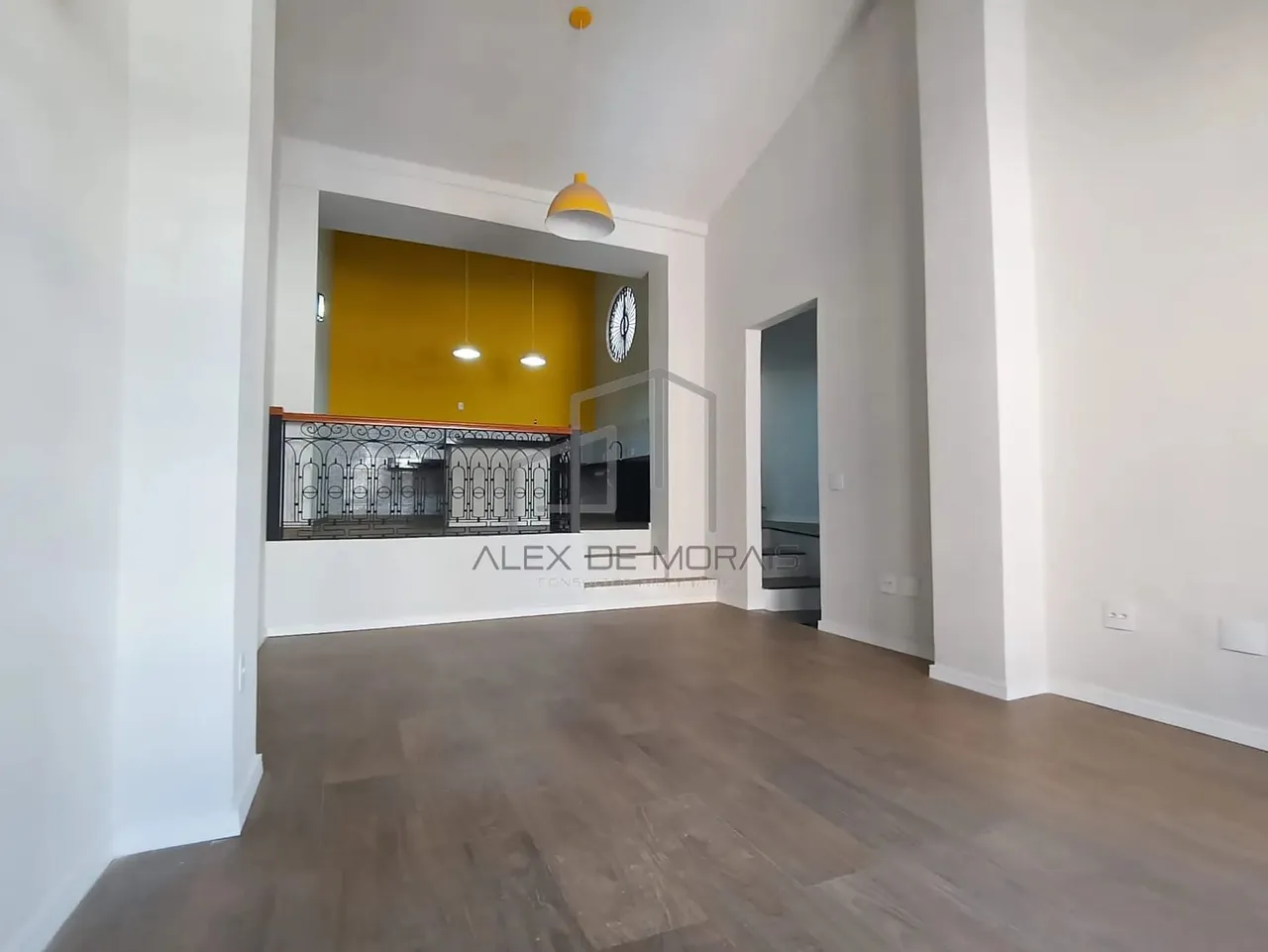 Casa duplex, histórica, toda reformada, como nova, materiais de alto padrão, com 3 vagas d