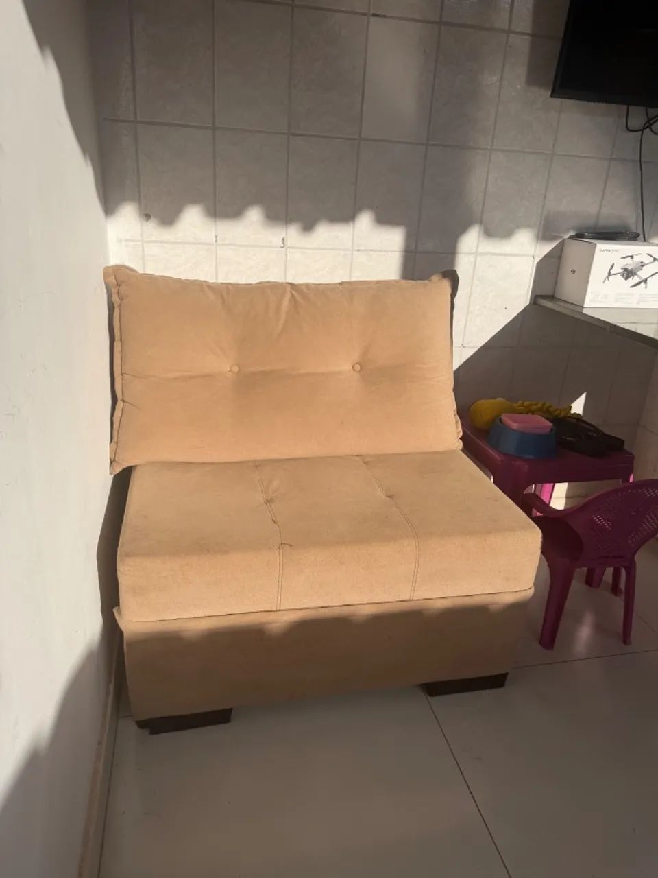Mini sofá com almofada 