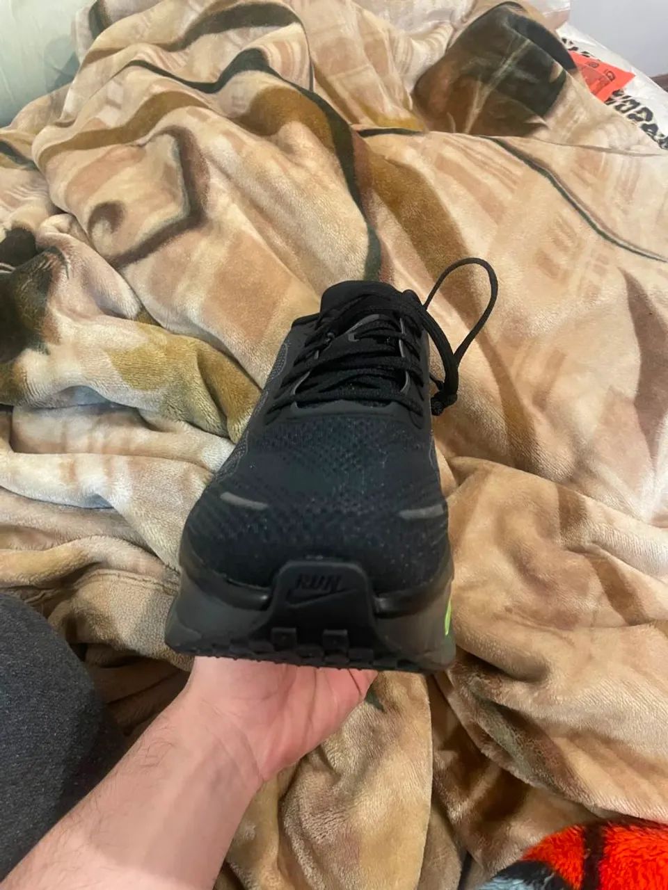Nike Vomero Premium Black Volt original (com caixa usado)  - Foto 2
