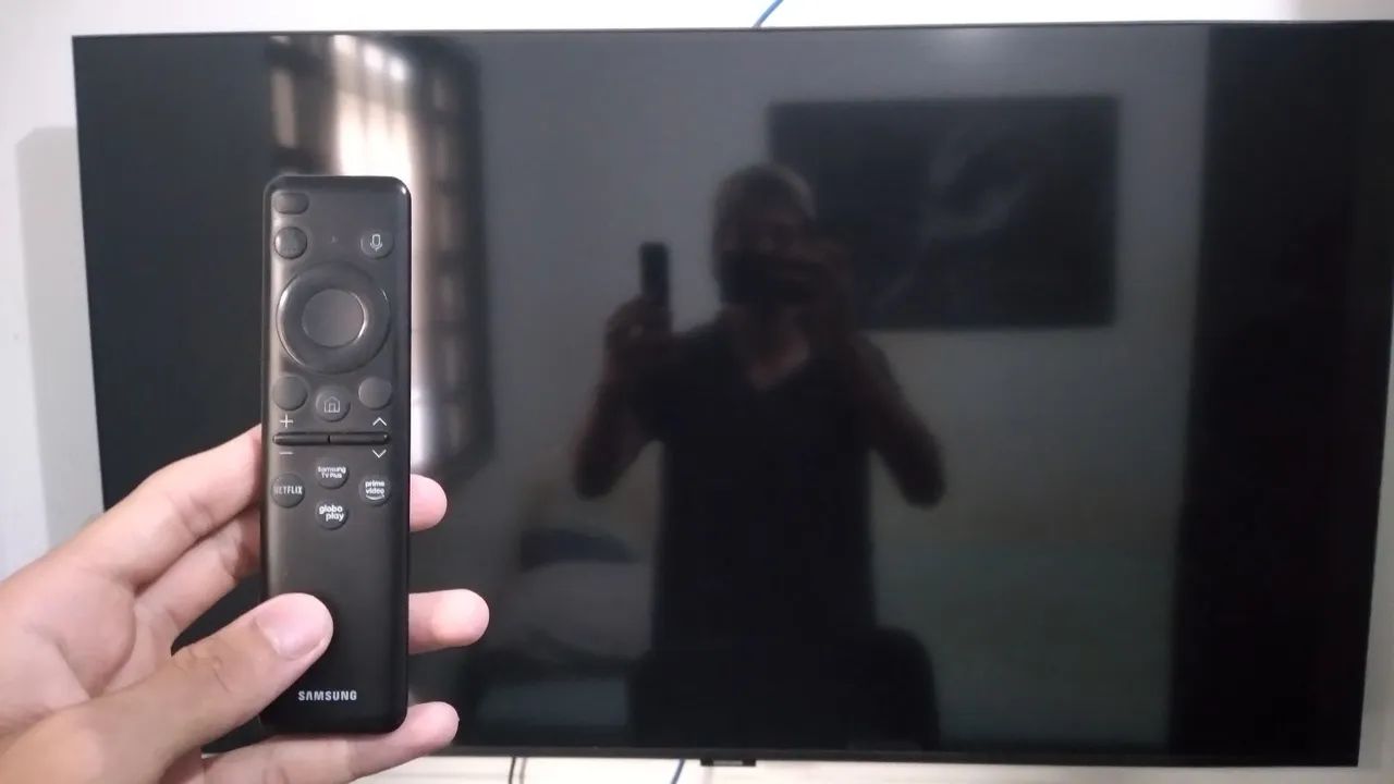 Smart TV Samsung CU7700 32 Polegadas - Ótimo Estado