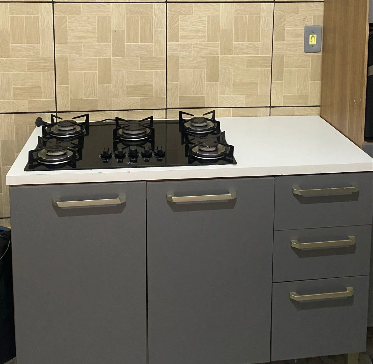 Fogão cooktop com balcão 