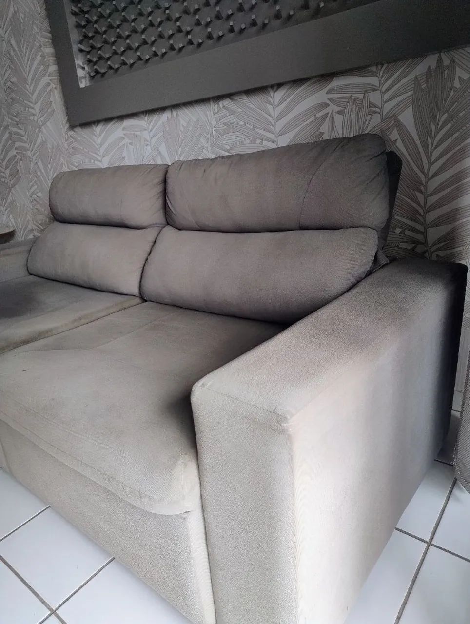 Sofá retrátil de 2 lugares cinza  - Foto 5