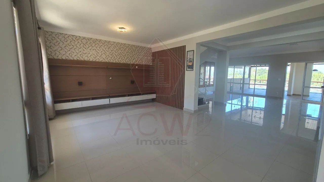 Imperdível Casa à Venda em com 3 Quartos, 2 Suítes e 258m² de Área - Confira Agora!