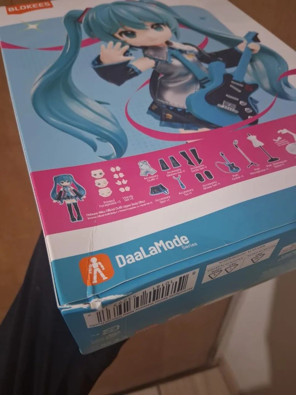 Hatsune Miku Figure Official Outfit DaaLaMode Series - Foto 3