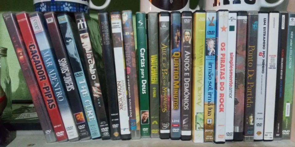 Lote de Fitas VHS e DVDs - Foto 4