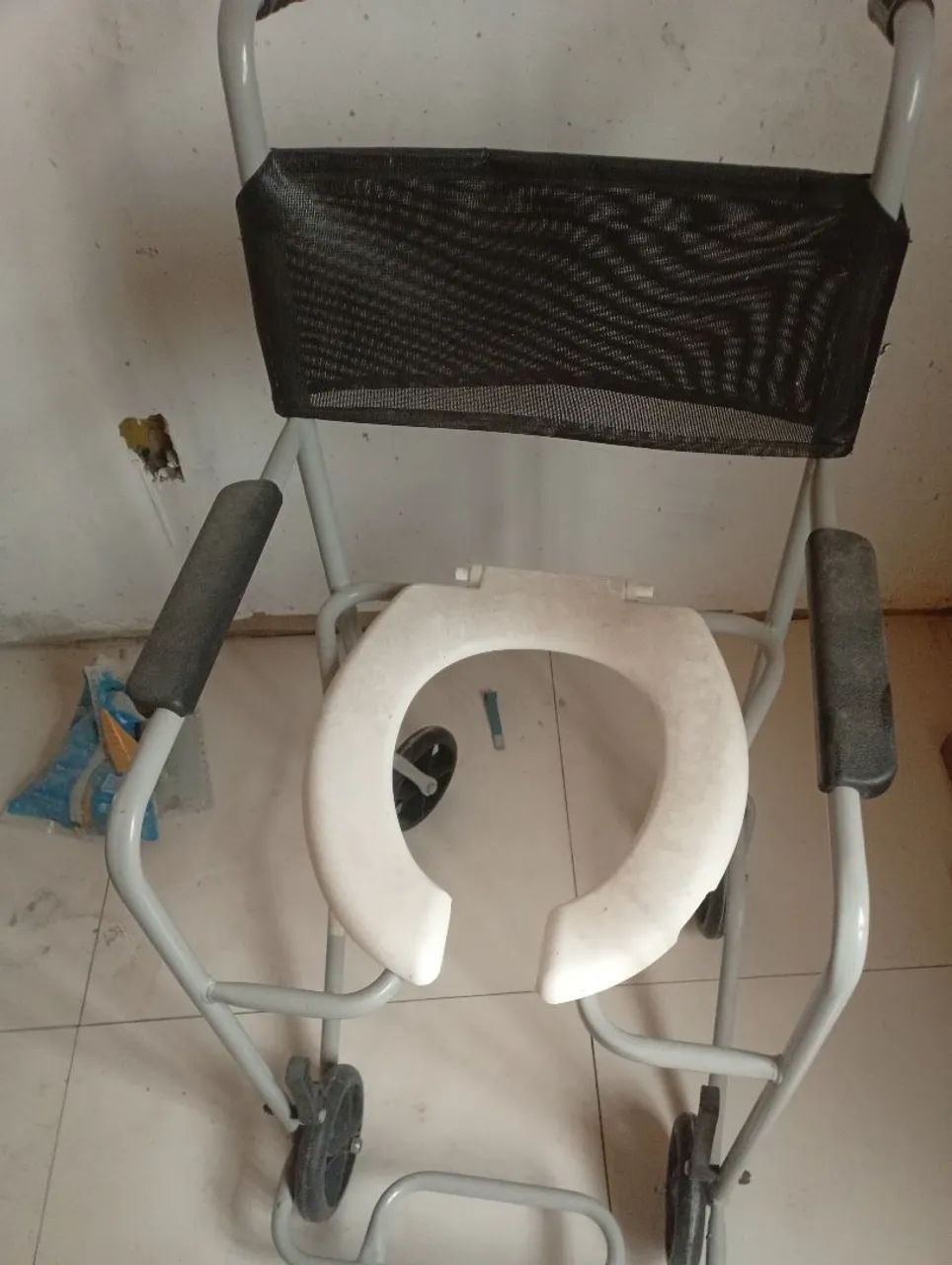Vendo cadeira de banho 
