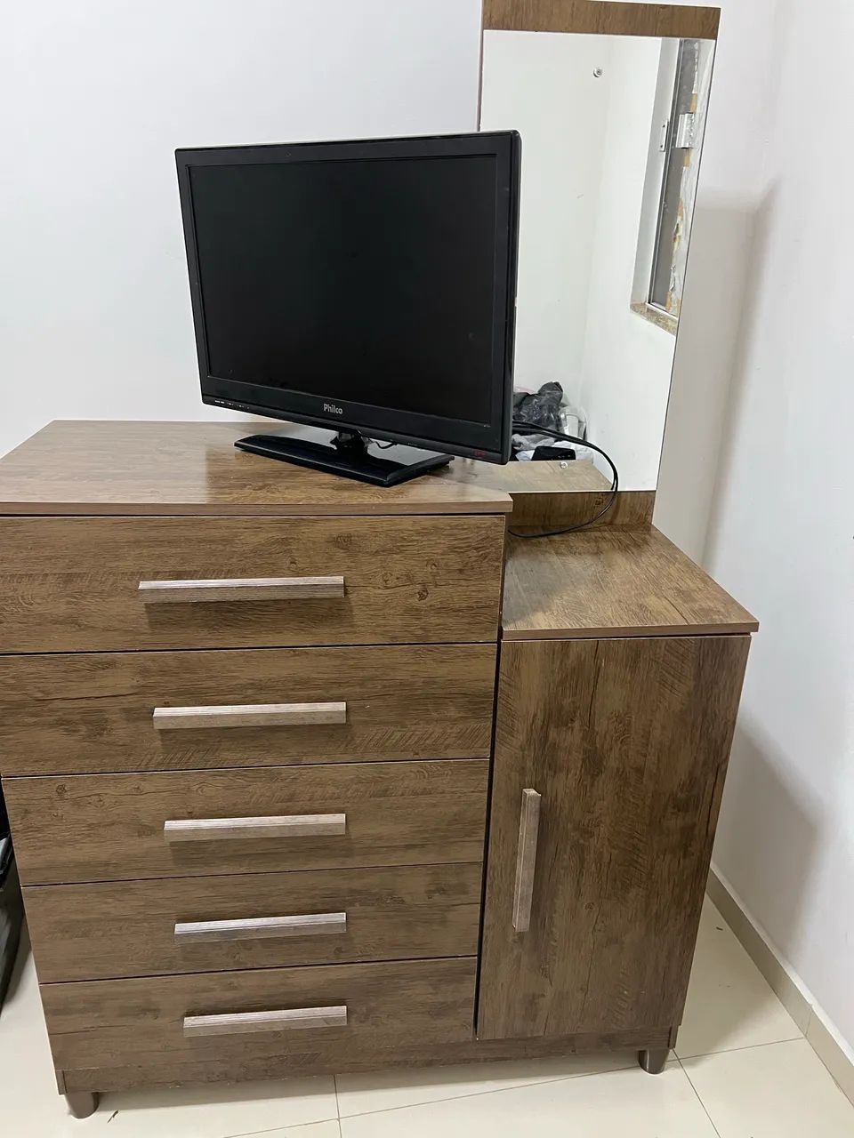 Cômoda e TV