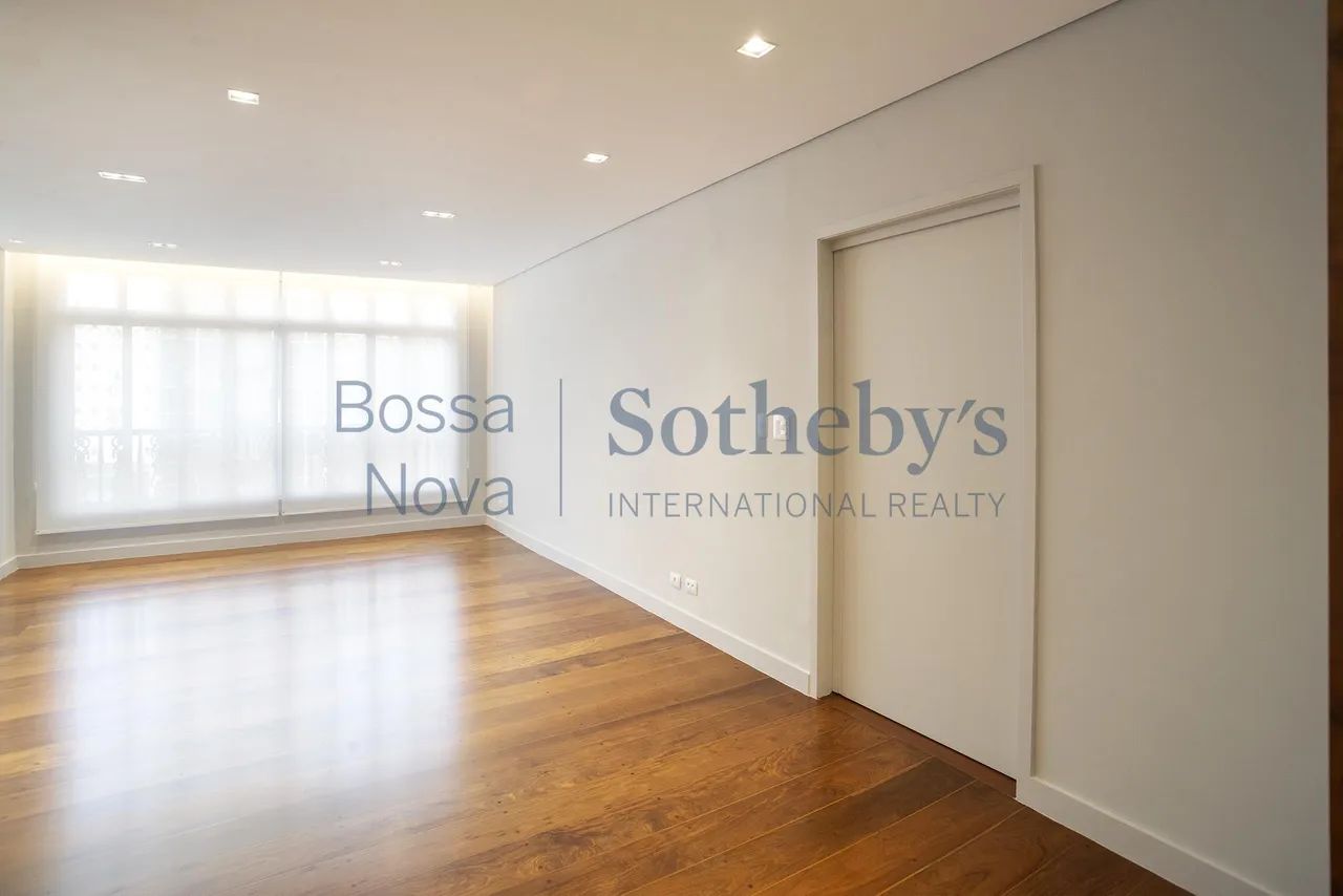 Apartamento reformado em localização cobiçada