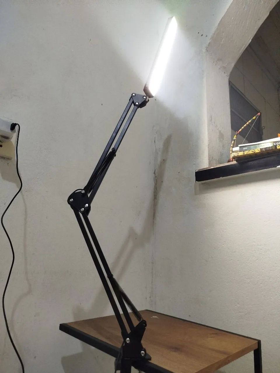 Luminária de mesa led com base