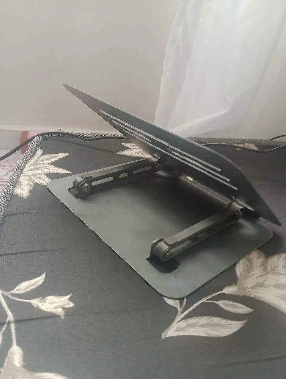 Suporte De Mesa Para Notebook Aero Stand Hrebos Hs-334