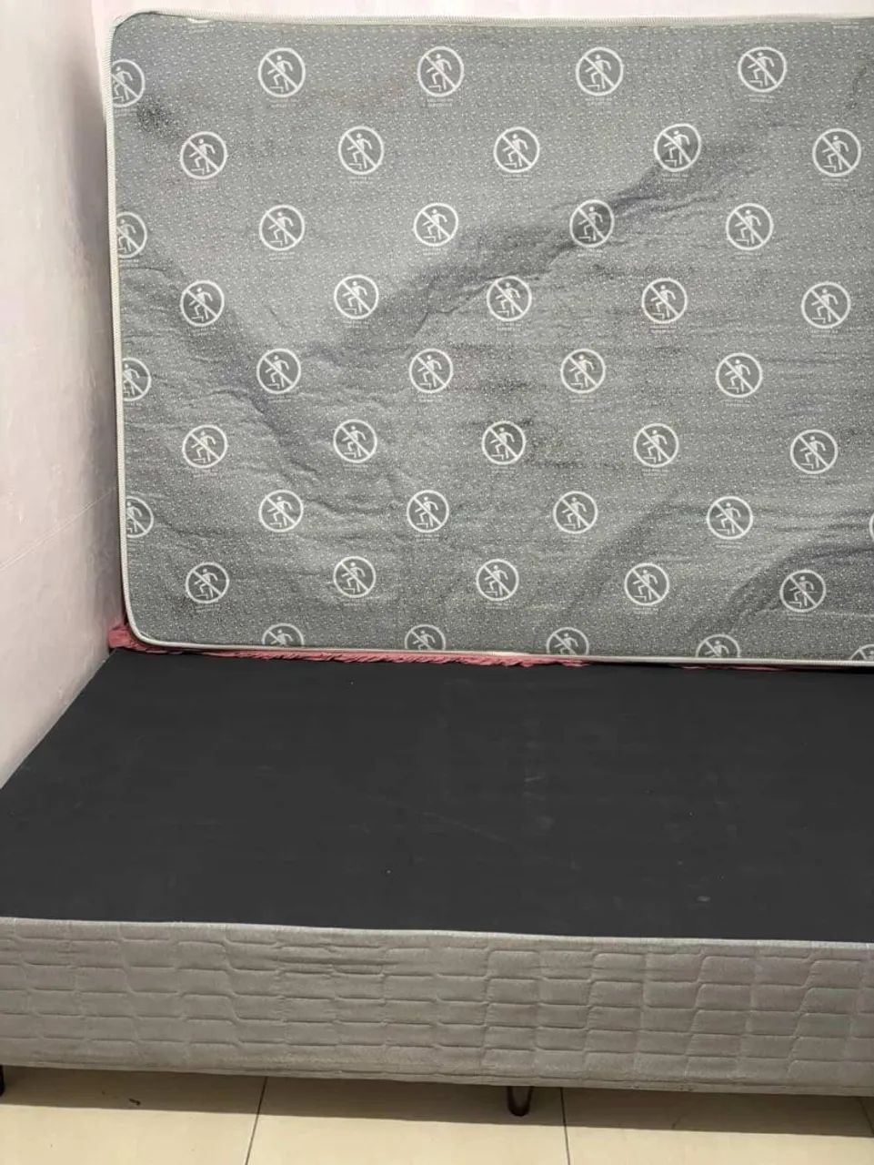 Box de casal e colchão 