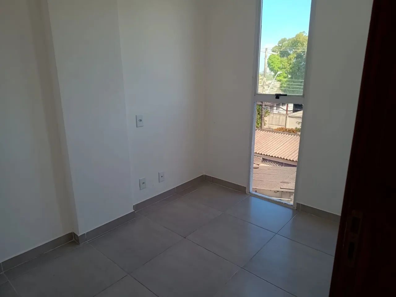APTO MOBILIADO 3DORMITORIOS ÁREA MILITAR  - Foto 2