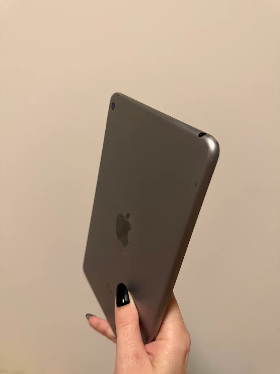 iPad mini 4 128GB conservado + capa - Foto 2
