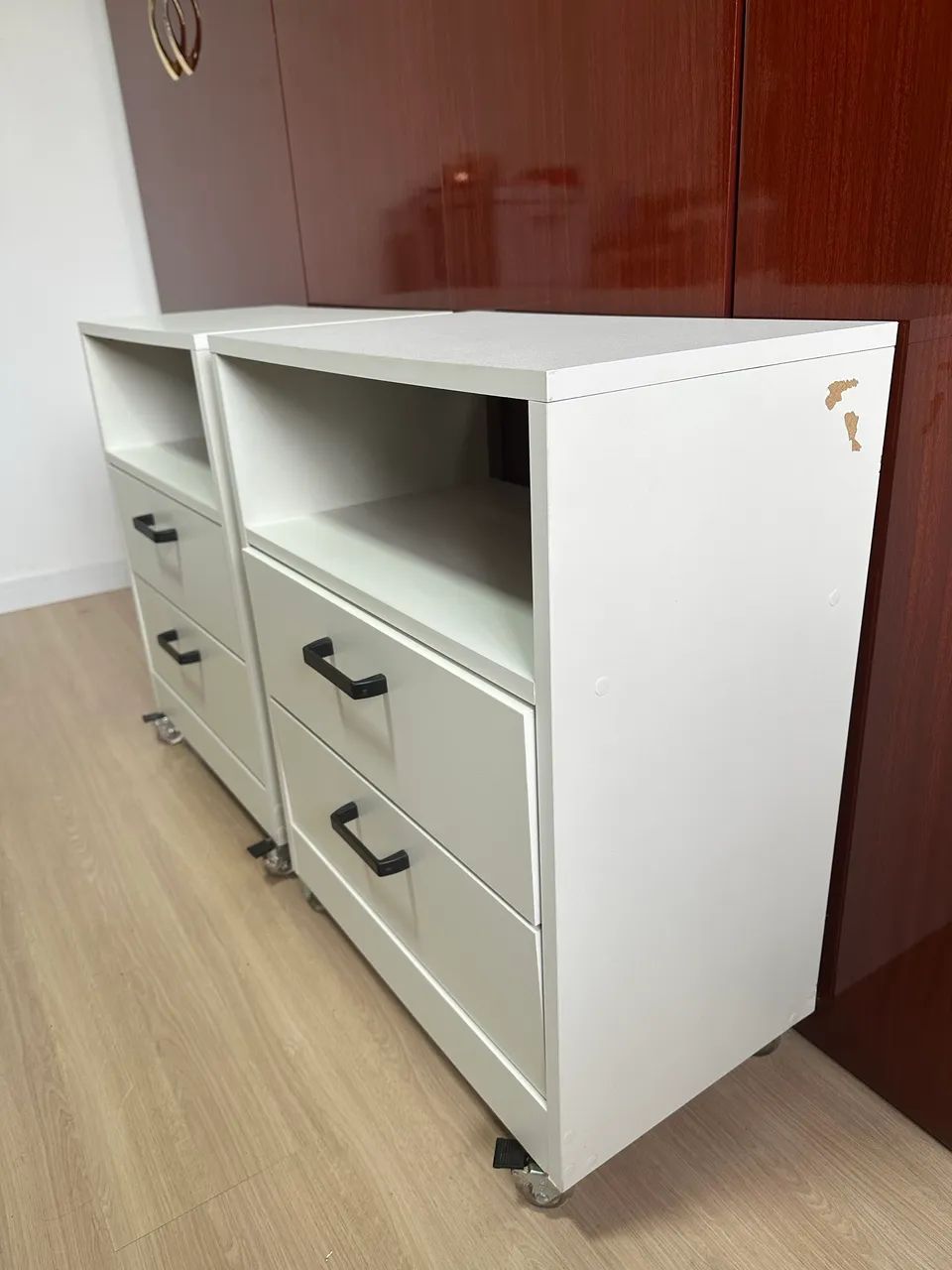 Mesa de Cabeceira 50 CM com Rodinhas - Foto 2