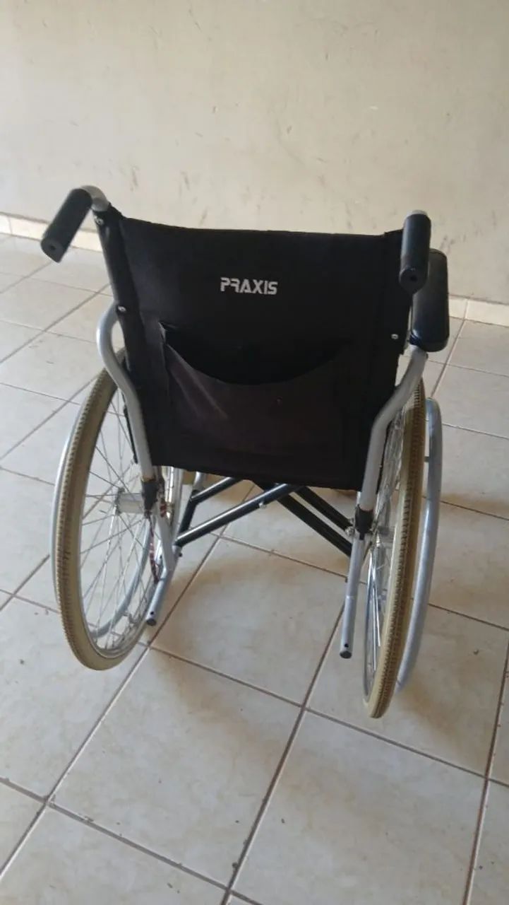 Cadeira de rodas  - Foto 3