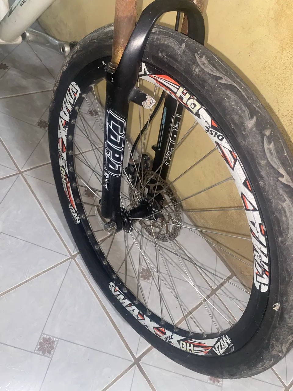 Vendo bicicleta aro 24 freio hidráulico  - Foto 3