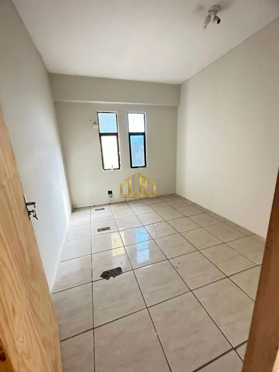 Excelente Sala Comercial a venda no Centro Empresarial de Várzea Grande Centro da cidade e - Foto 5
