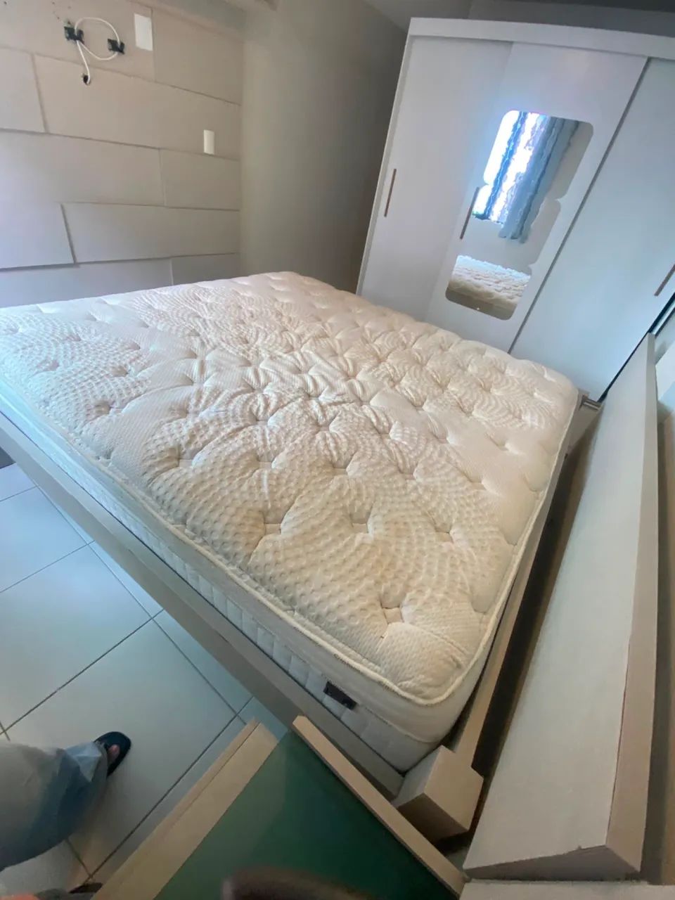 Cama King com Colchão - Excelente Estado | Oportunidade