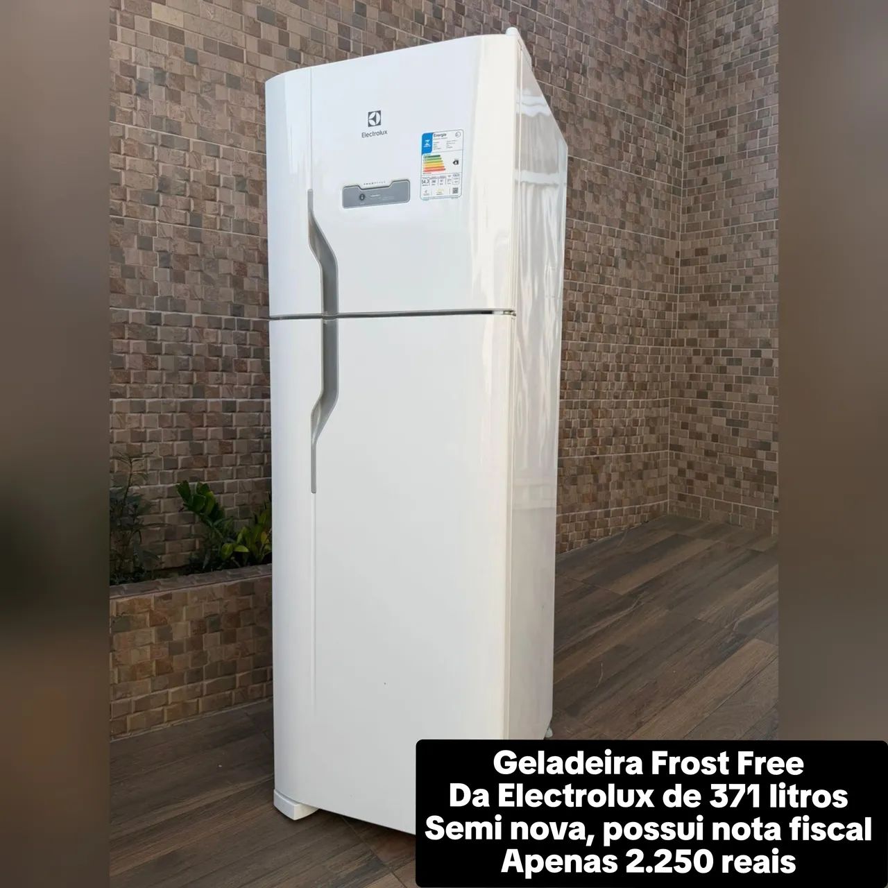Geladeira Frost Free semi nova 