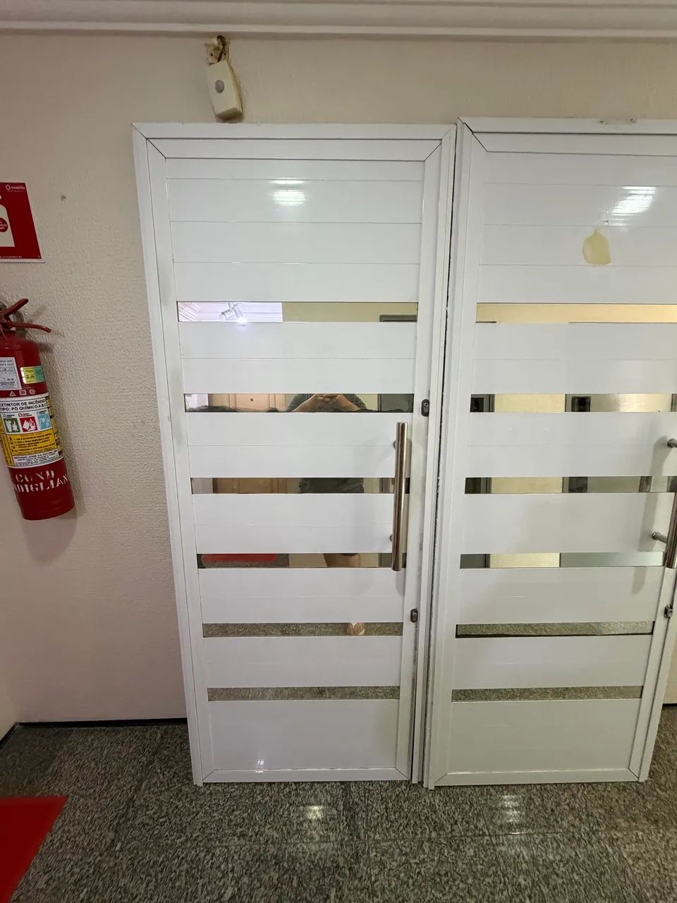 Duas portas 0.80 por 2.10 - Foto 2