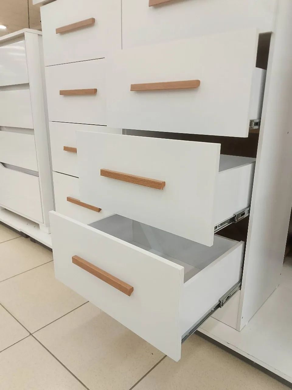 COMODA 8 GAVETAS  - Foto 2
