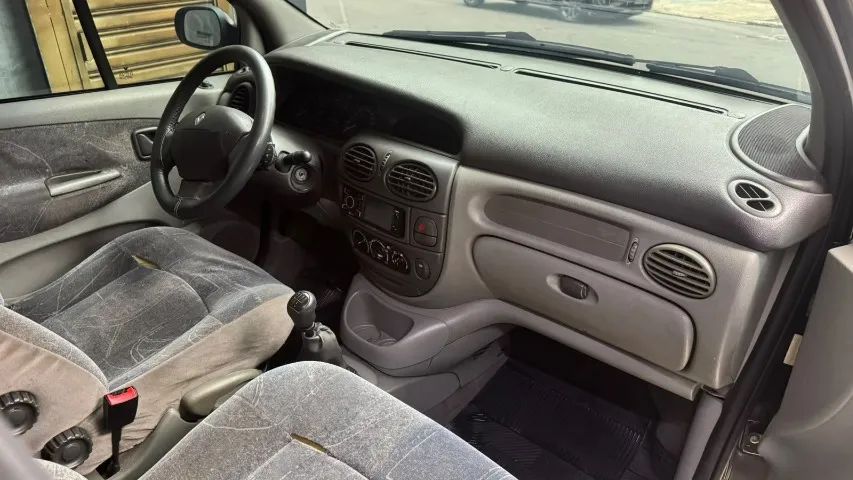 Renault Scenic Alize/ Expression 1.6 16V Mec. 2004 - Foto 5