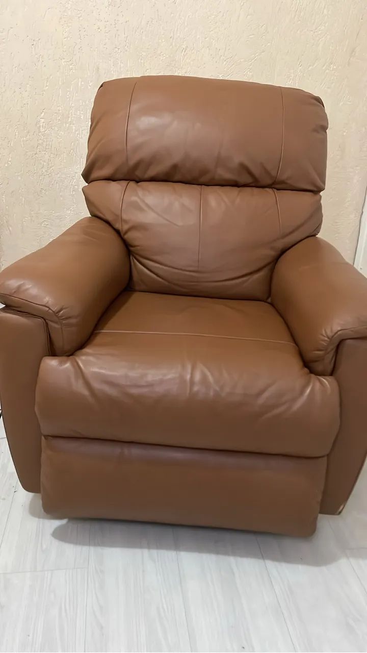 Poltrona de couro legítimo  - Foto 2