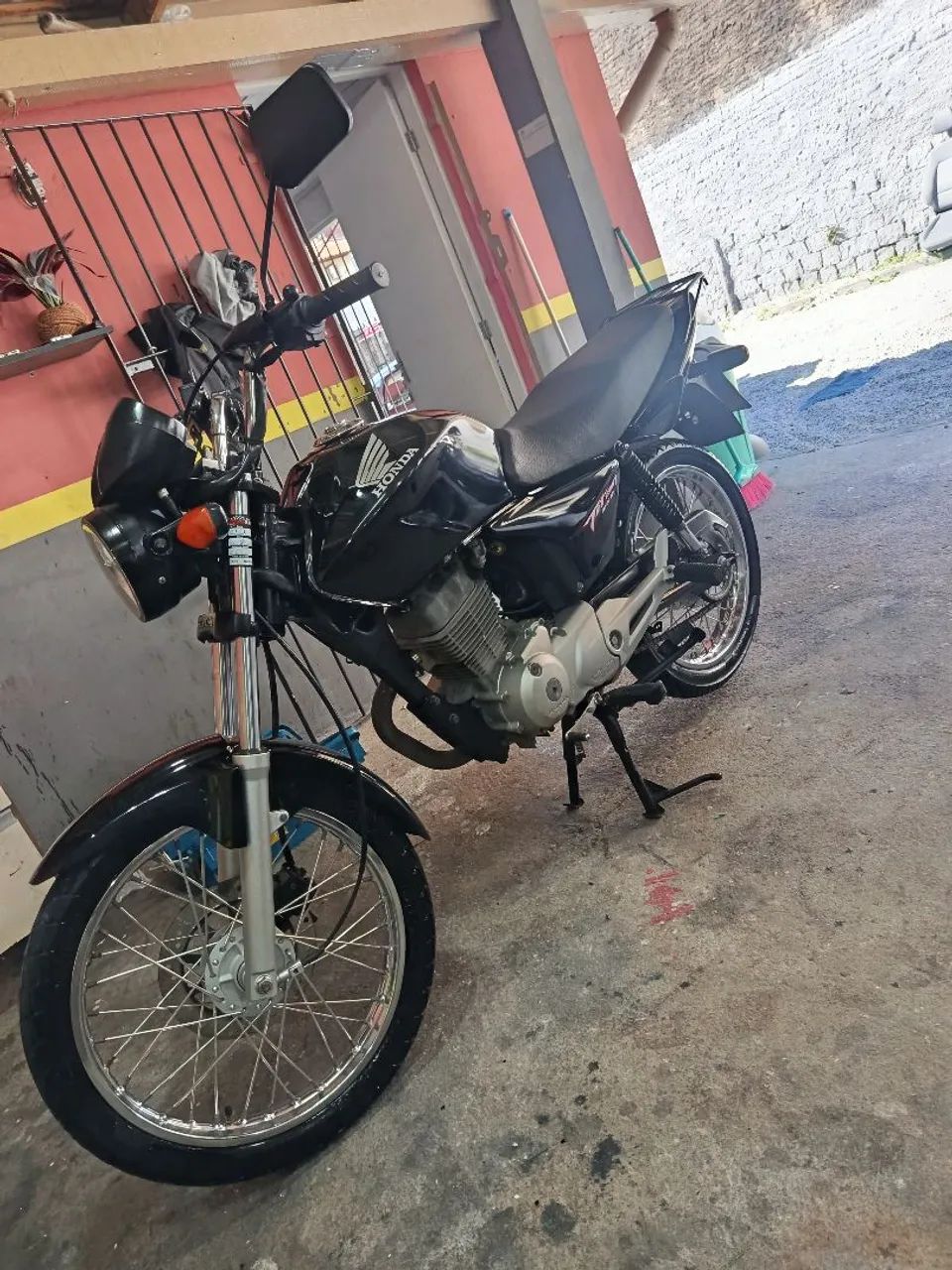 Titan 150 