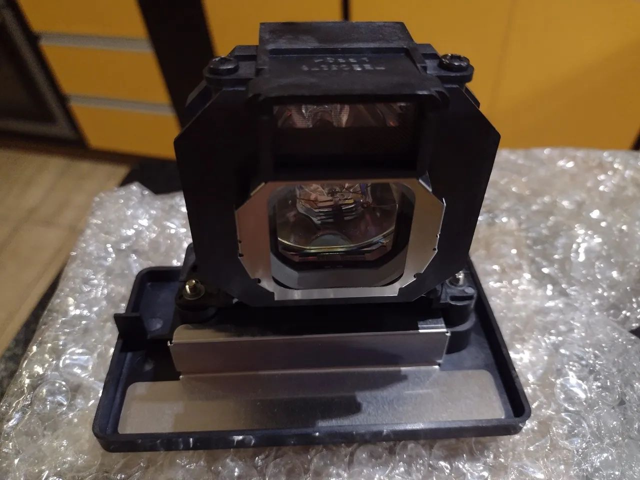Lâmpada Projetor Panasonic PT-Ae 4000 completa com Case e zerada na caixa. - Foto 3
