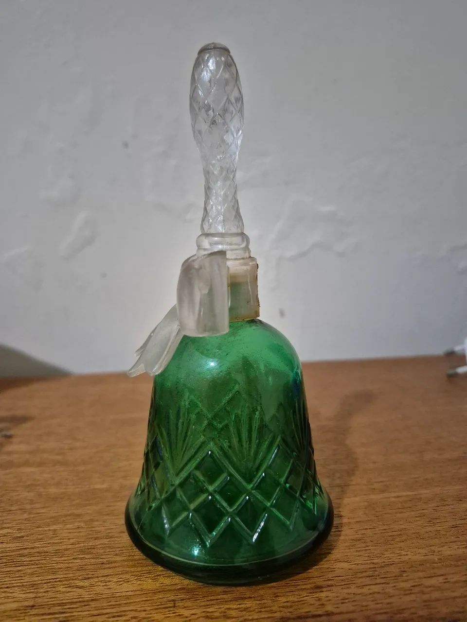 Vidro colecionável da fragrância Charisma da Avon - Foto 2