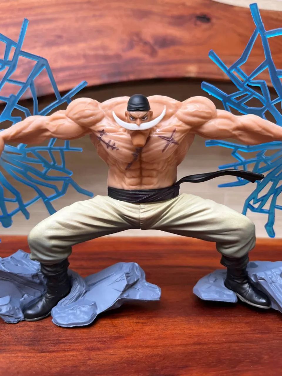 Action Figure One Piece - Barba Branca 18cm - Foto 5