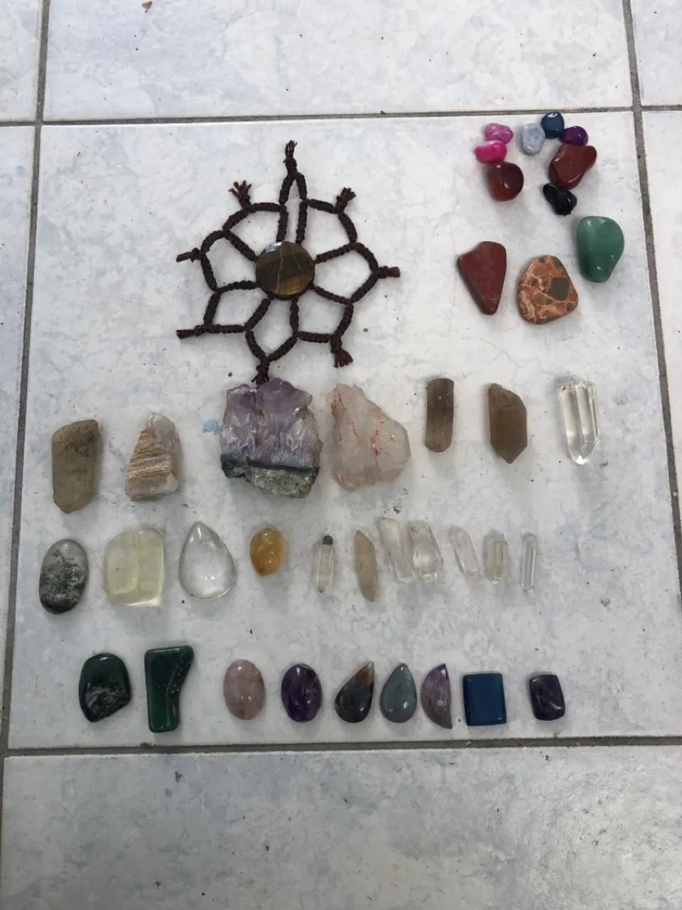 Ferramentas e pedras  - Foto 2