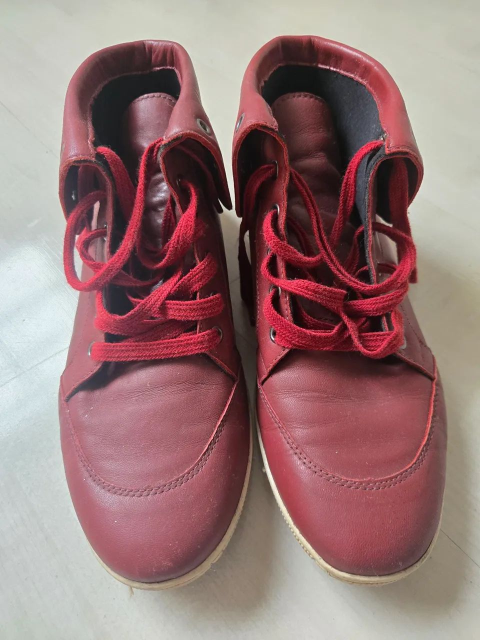 Bota vermelha 39 - Foto 2