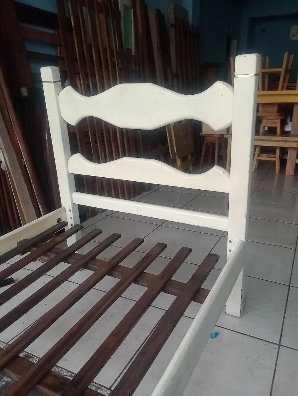 Cama de solteiro de madeira macanaiba 399,00