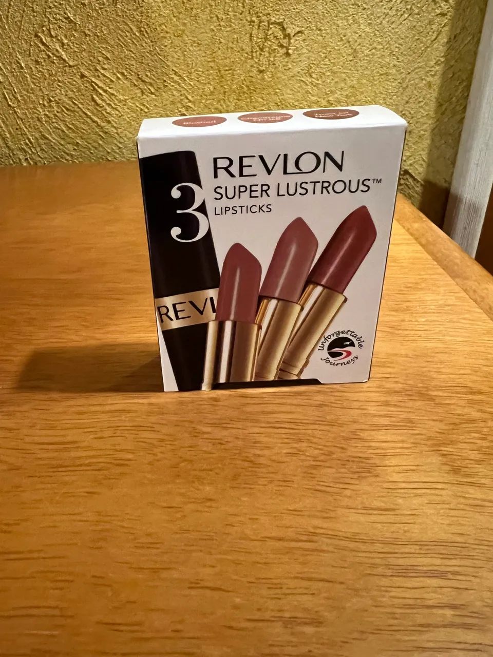 Kit com 3 batons Revlon super lustrous - Foto 2